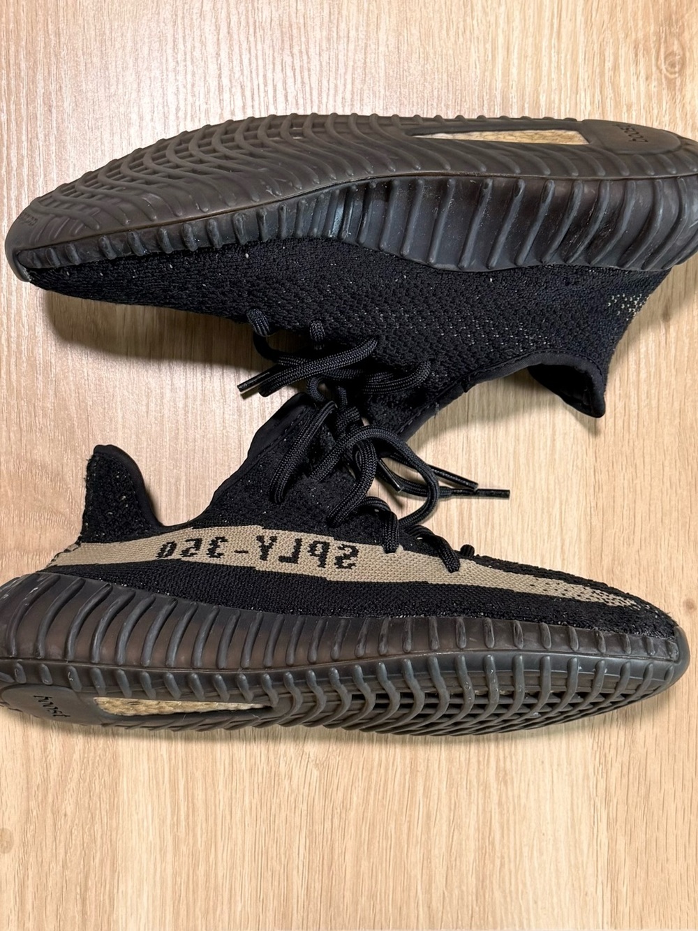 Yeezy 350 V2